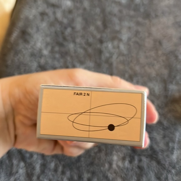 r.e.m. beauty sweetener foundation shade- Fair 2N - Picture 11 of 12